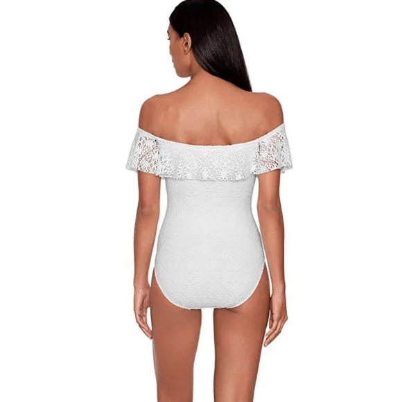 LAUREN RALPH LAUREN Off-The-Shoulder Tummy-Control Crocheted Swimsuit. - Picture 2 of 11